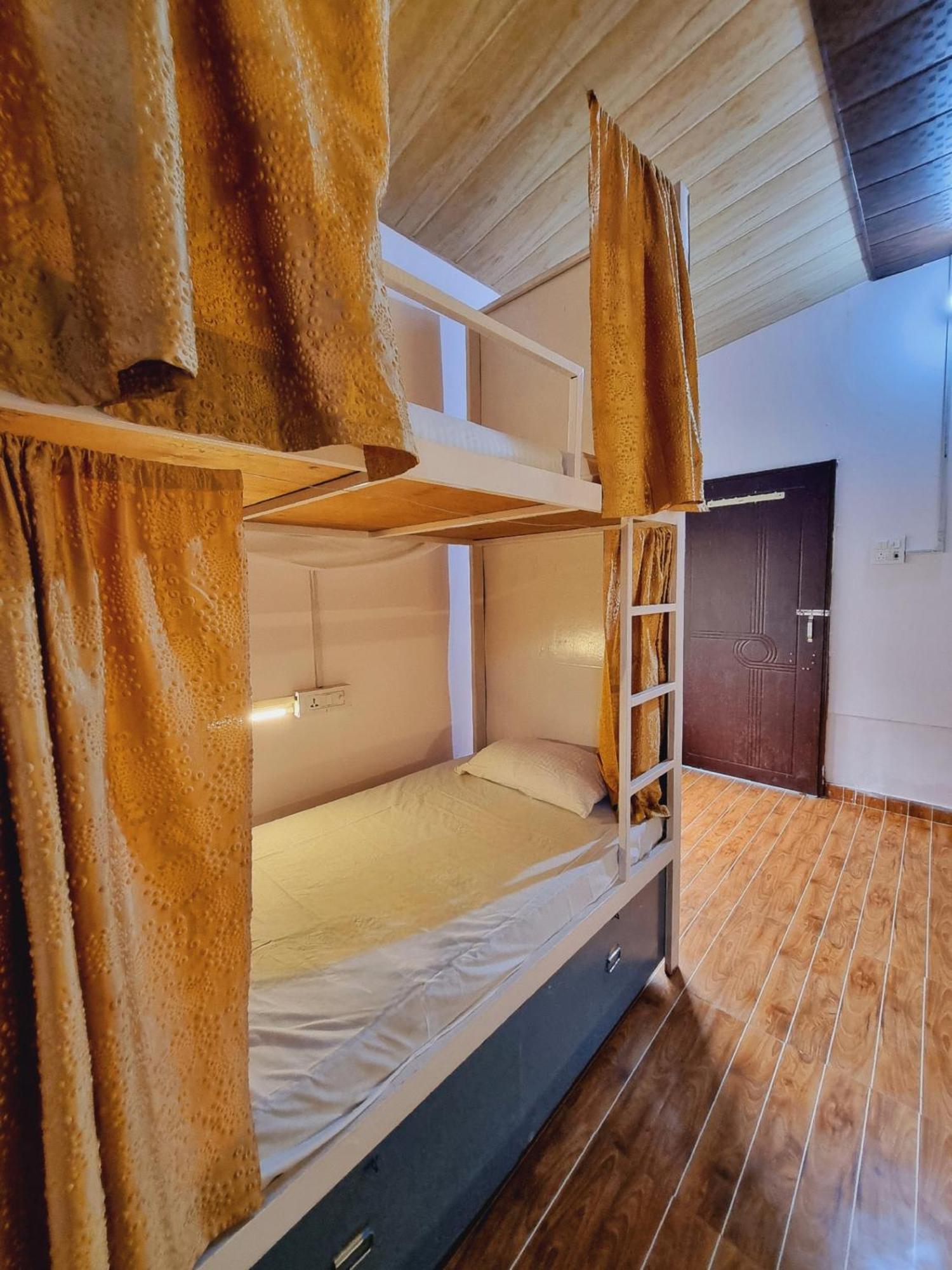 Landlopers Hostel Rishīkesh 외부 사진